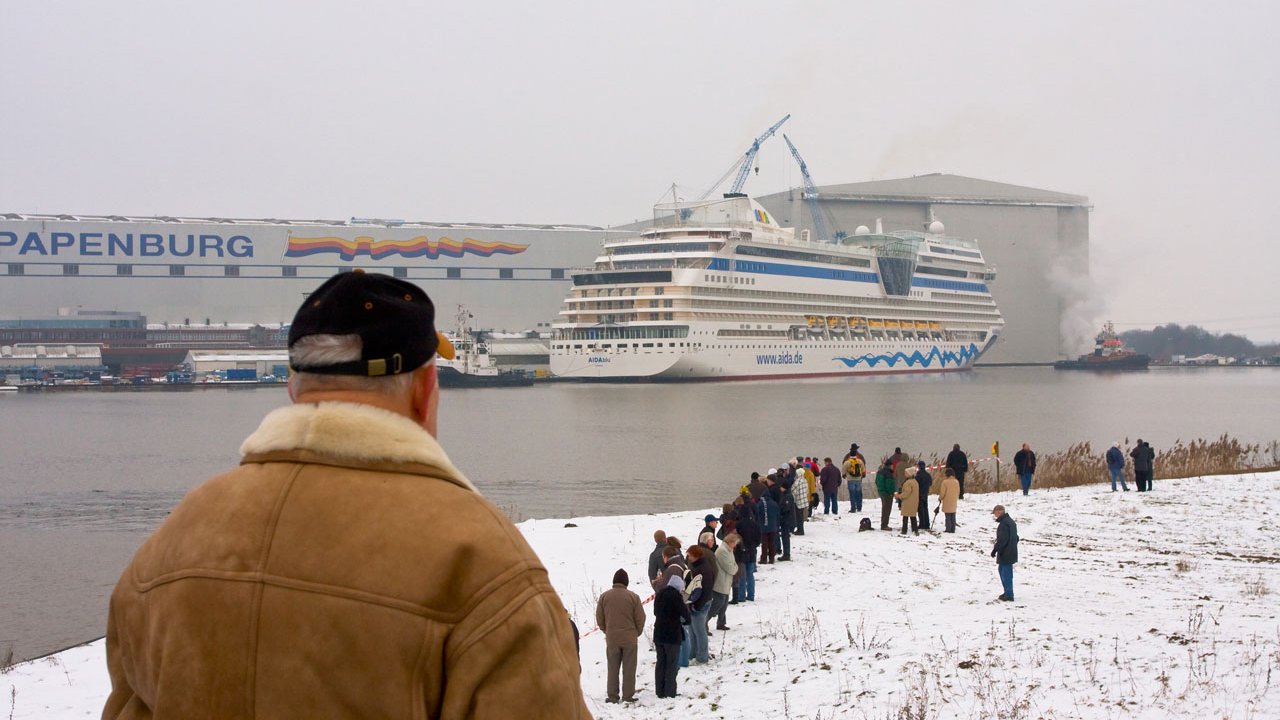 papenburg-meyer-werft-2010-aida-blue-077