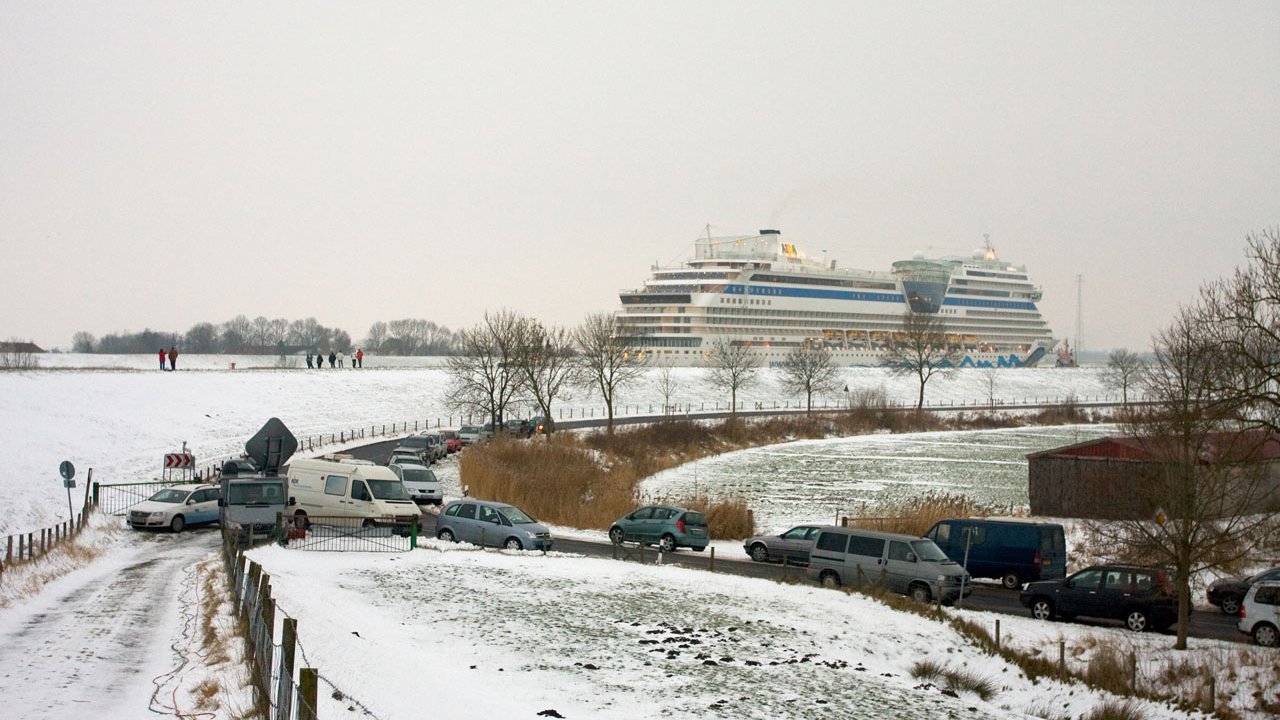 papenburg-meyer-werft-2010-aida-blue-085