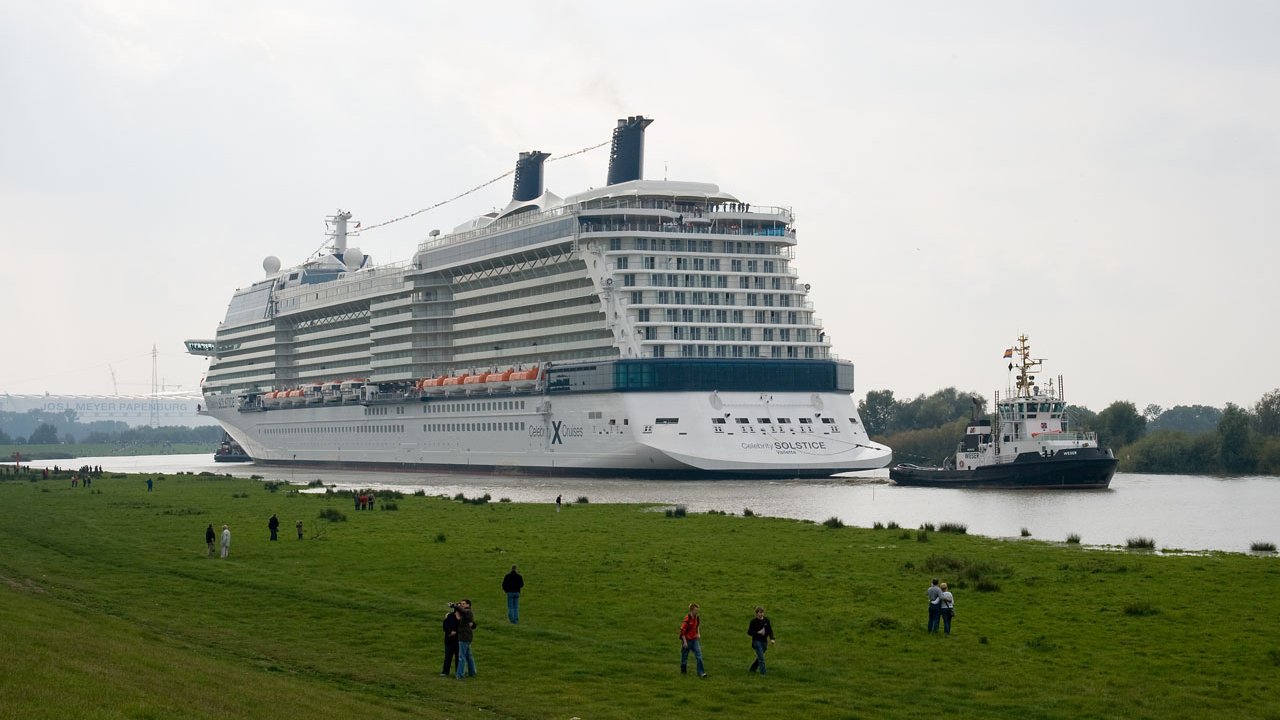 papenburg-meyer-werft-2008-celebrity-solstice-007