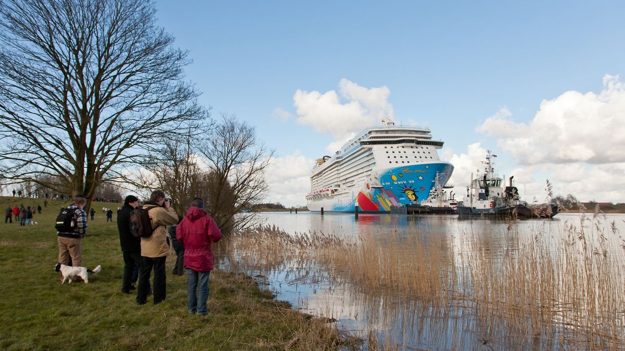 papenburg-meyer-werft-2013-norwegian-breakaway-022