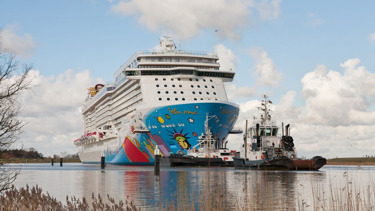 papenburg-meyer-werft-2013-norwegian-breakaway-024