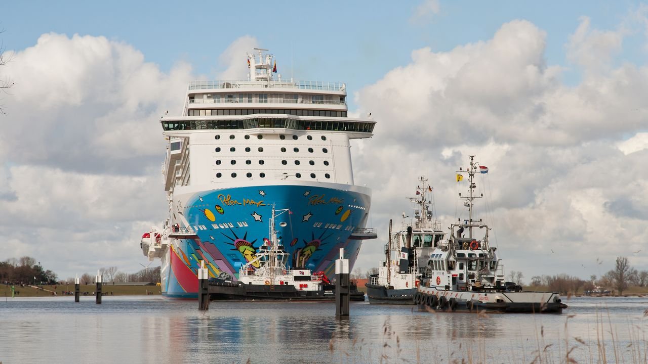 papenburg-meyer-werft-2013-norwegian-breakaway-025