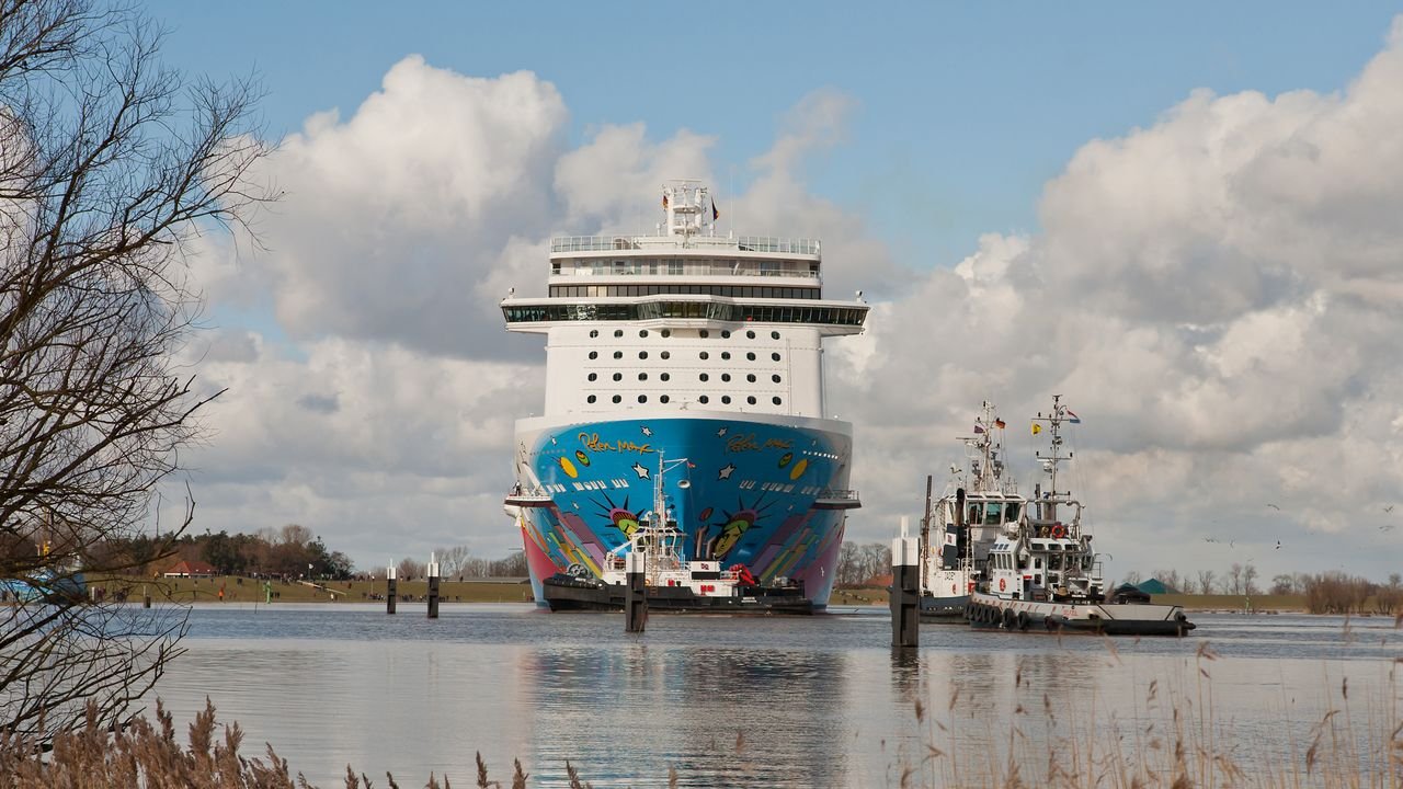 papenburg-meyer-werft-2013-norwegian-breakaway-026